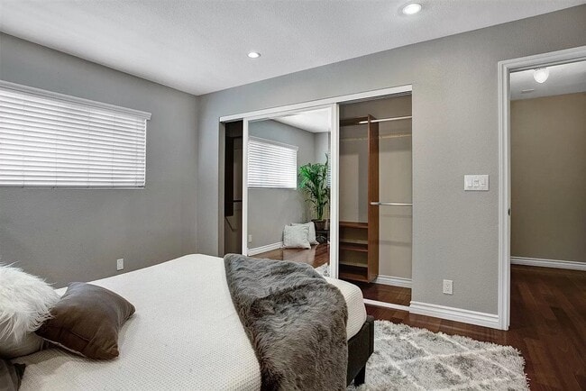 Master Bedroom, Closet - 2319 Curlew St Unit 2