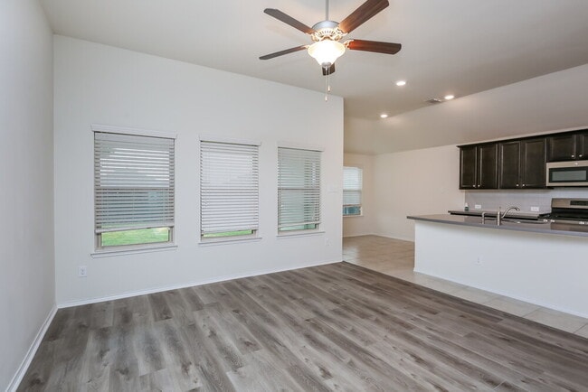 Photo - 625 Saguaro Dr