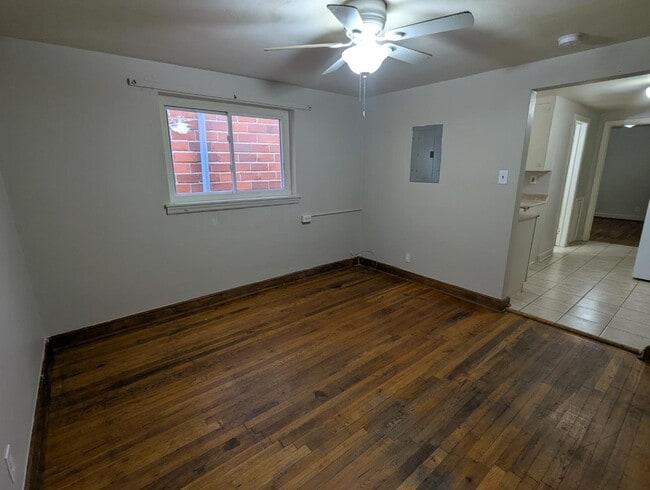 Photo - 113 E Main St