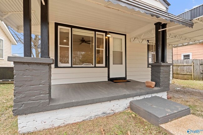 Photo - 1306 Oshaughnessy Ave NE