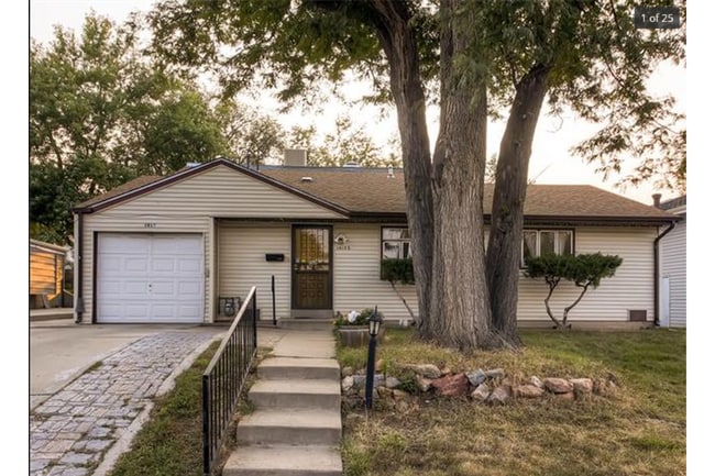 Building Photo - 1815 S Sunset Way