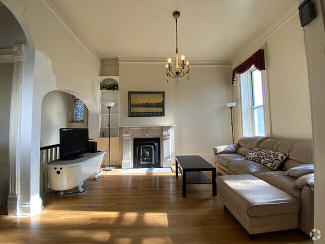 Building Photo - 917 S Loomis St Unit 1 Rental