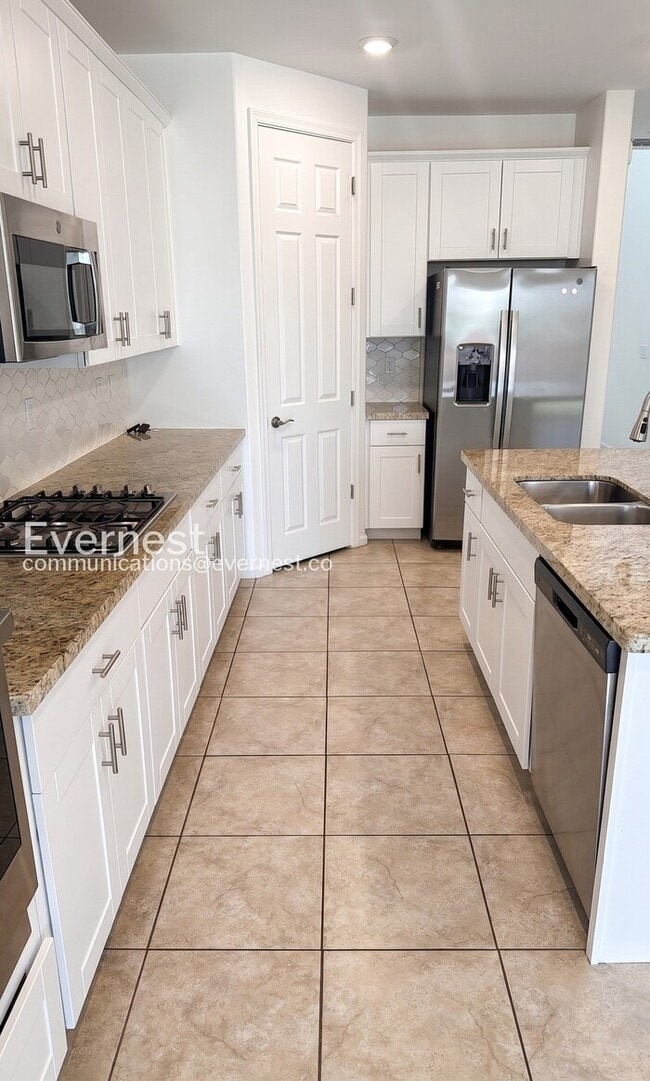 Photo - 3041 W Cres View Ln