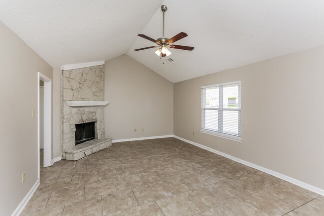 Photo - 5305 Oak Court Cove N