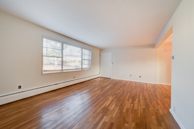 Photo - Cooper Hill Apartments