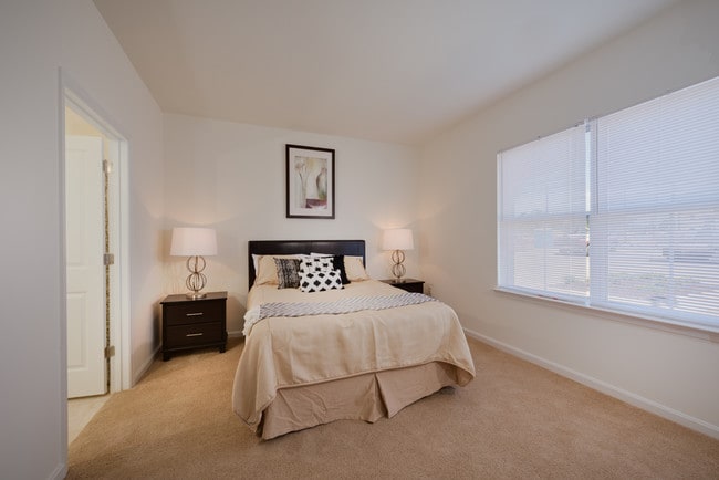 Bedroom - Residences at Jefferson Crossing