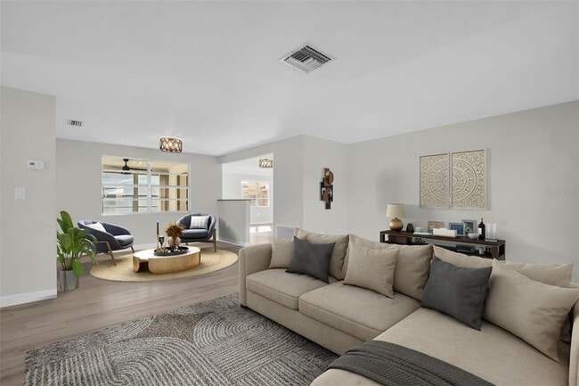 Photo - 6450 Tralee Ave