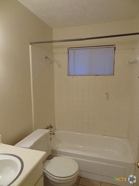 Building Photo - 1231 N LBJ Dr Rental