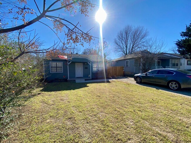 Photo - Charming 2 Bedroom Home with Huge Yard – Furnished Option Available – Near UTSW, Parkland & Ben E...