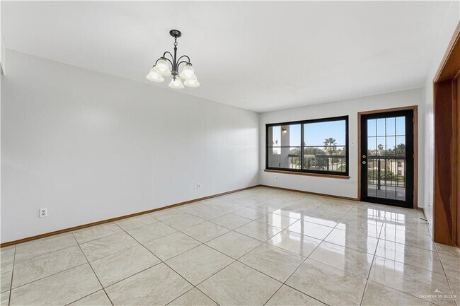 Photo - 16 Ashley Dr Unit 405