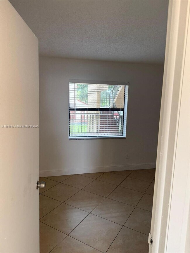 Photo - 3399 Foxcroft Rd Unidad 202