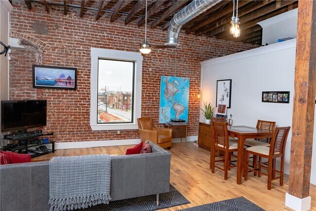 Photo - 510 Whitehall St SW Unit 201