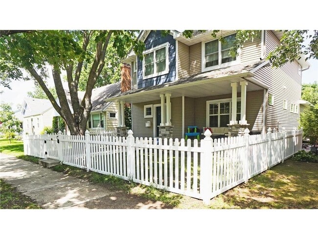 Building Photo - 3912 Quail Ave N