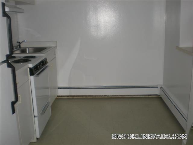 Building Photo - 1223 Beacon St