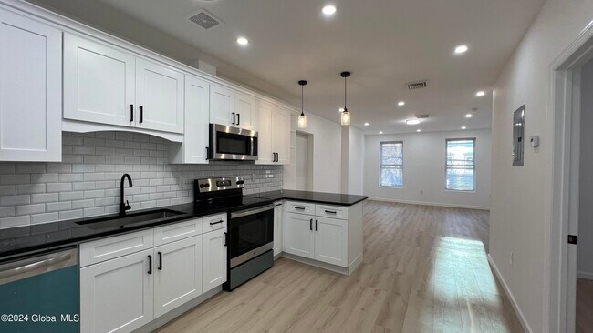 43 5th Ave