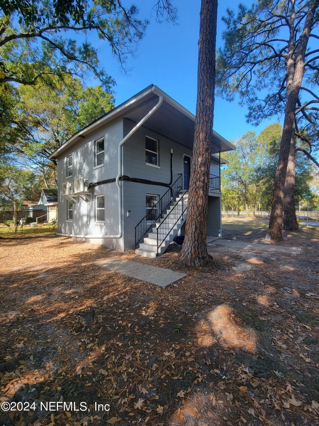 Building Photo - 3018 Pearce St Rental