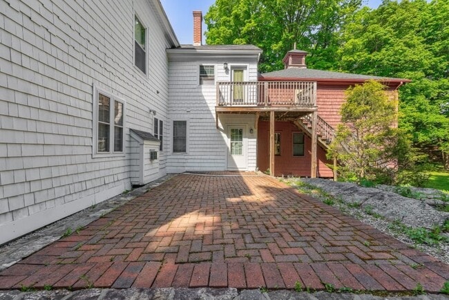 Photo - 131 Elm St Unit D