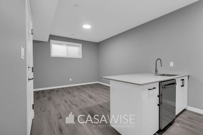 Photo - 6081 Naden Landing NW