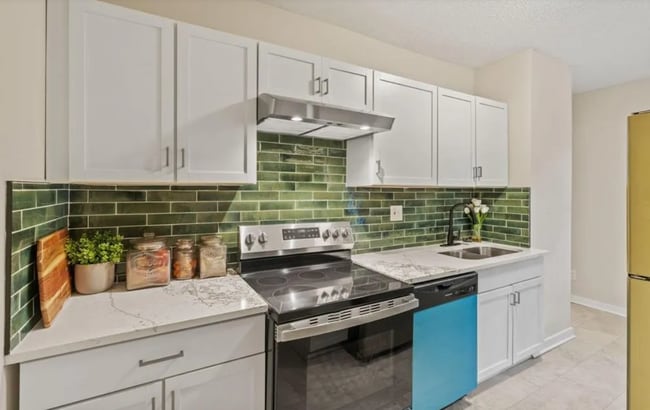 Photo - 2915 Lyndale Ave N Unidad 1 Main Level