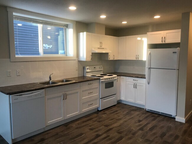 Photo - 1640 A-16487 87 Ave