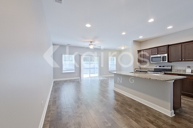 Photo - 407 Ferguson Ln