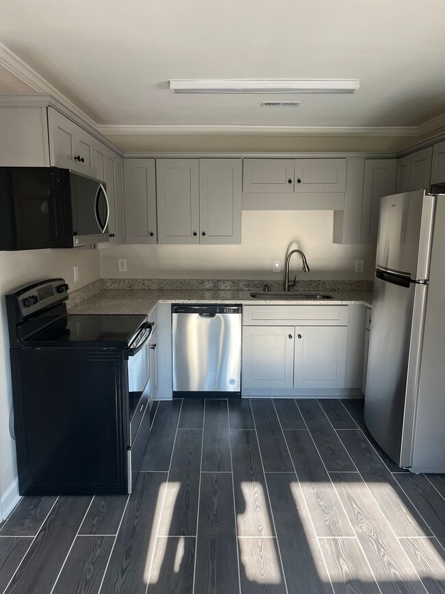 Photo - 11 Oakcrest Trail NE Unit APT B