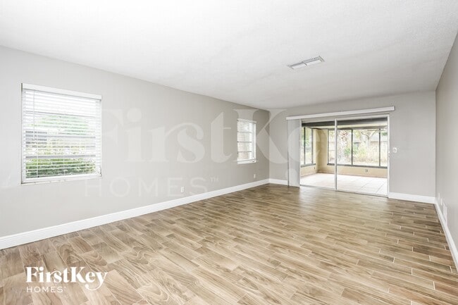 Photo - 957 Bayward Ct