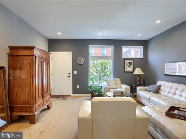 Photo - 2125 E Cumberland St