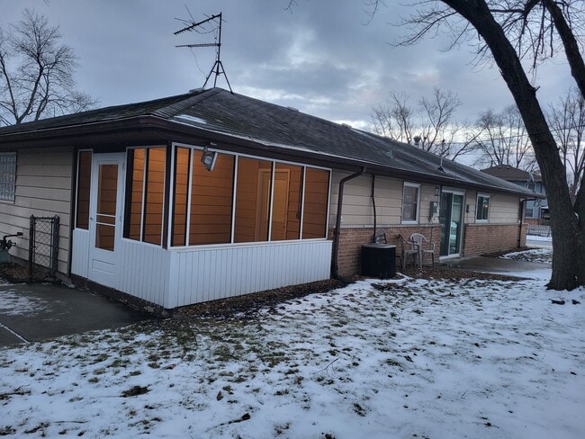 Photo - 517 Lakewood Blvd