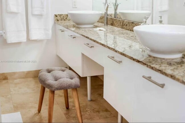 Photo - 41 SE 5th St Unit 708