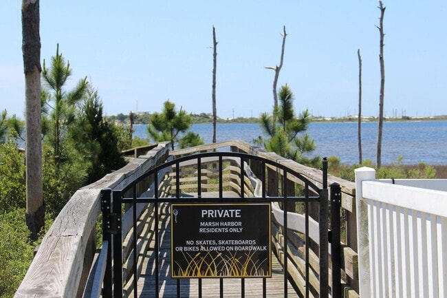 Photo - 4 Bedroom in Waterfront Subdivision!