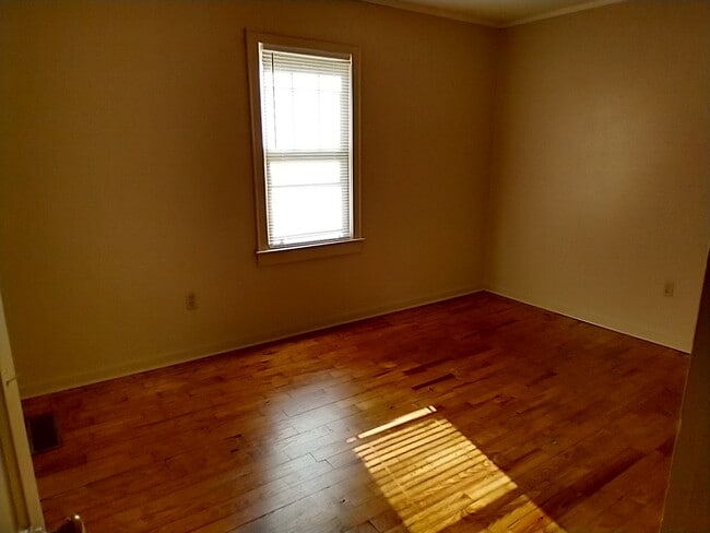 Photo - 5610 Blackwell Ave