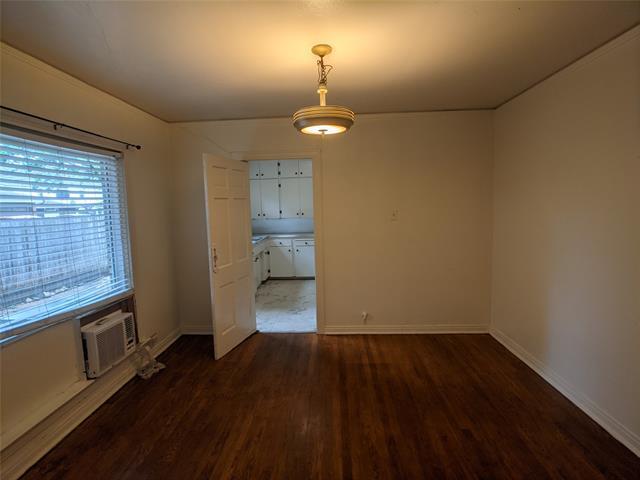 Photo - 5455 Longview St