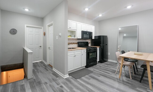 Photo - 2136 S 17th St Unit 2136 S 17th St 2nd Fl