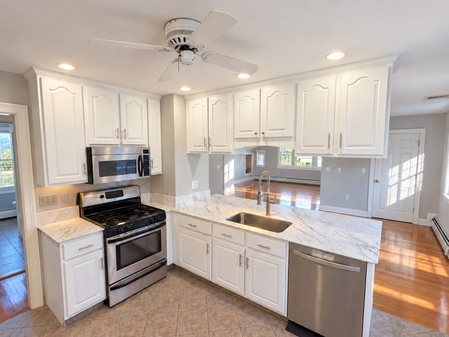 Natural Gass, built in microwave, dishwasher and large under counter sink