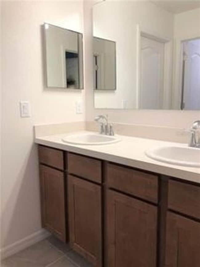 Photo - 3847 Exeter Ln