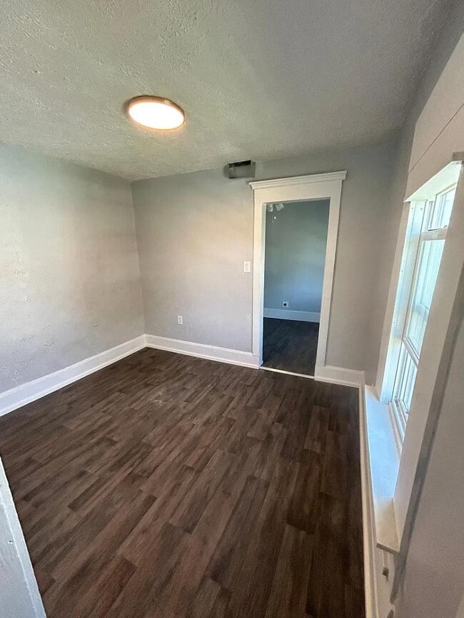 Photo - 420 E Indiana St