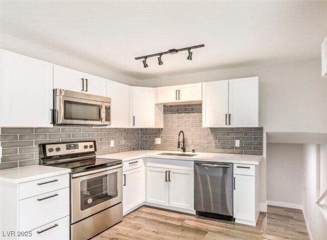 Photo - 6325 Alta Dr