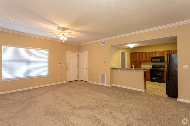 2BR, 2BA - 1,450 SF