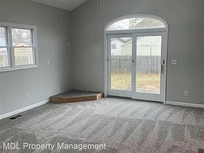 Photo - 4 br, 2 bath House - 312 S Sheridan