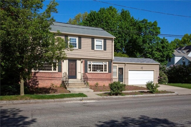Building Photo - 470 Elmgrove Ave Rental