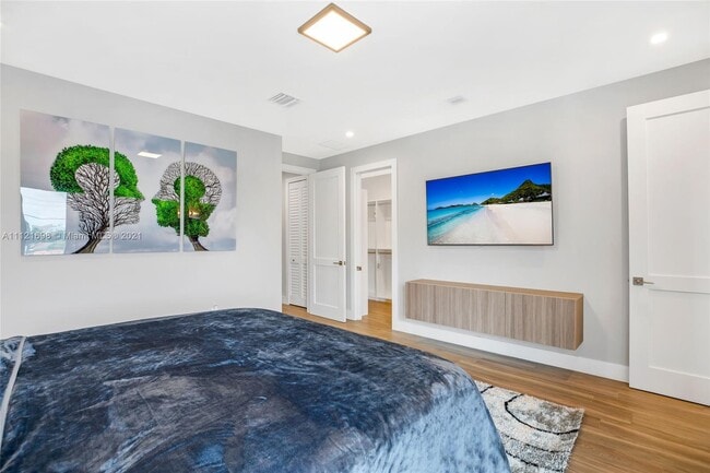 Photo - 3657 SW 26th St