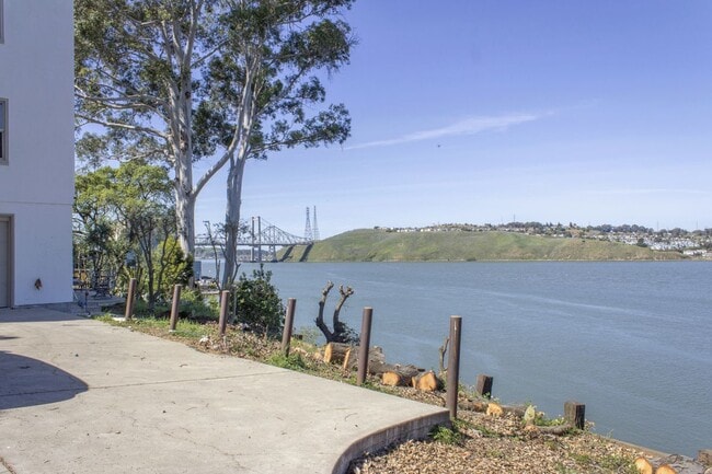 Photo - 352 Winslow St