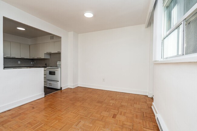 Photo - 263 Dixon Rd Unité 605