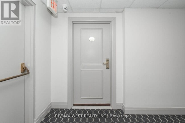 Photo - 2737 Keele St Unit 817