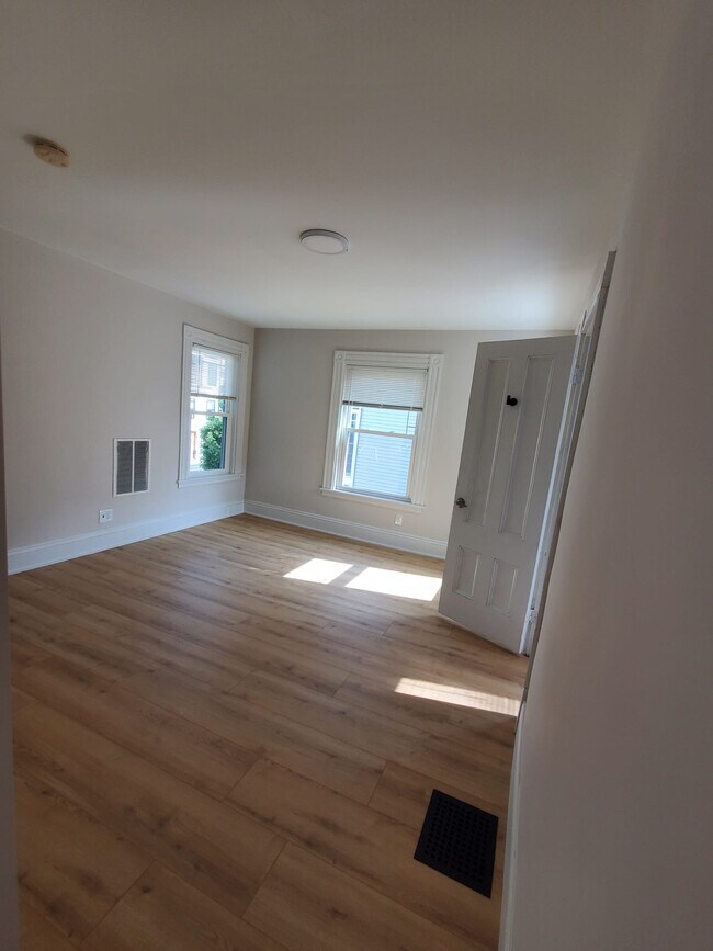 82 Sydney St Unit 1