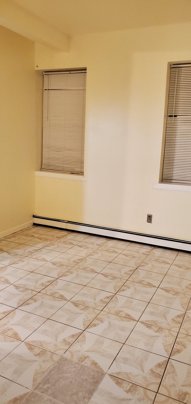 81 -85 Mt Prospect Ave, Unit E5