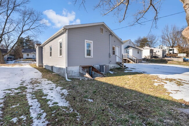 Photo - 1438 N Water St