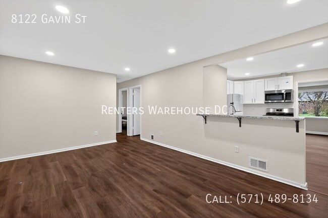 Photo - 8122 Gavin St