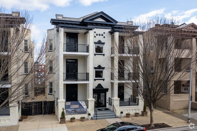 The Hills at Lakeview